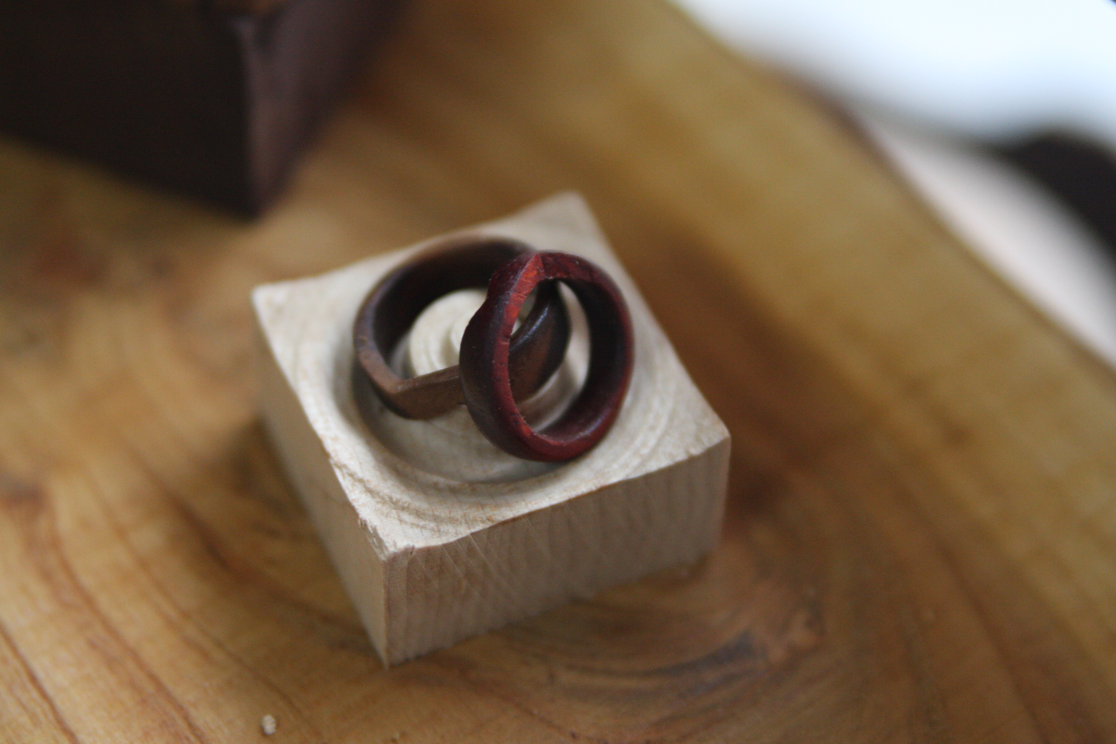 <b><p>Wood ring Butterfly sp Annivsary Emotional</p></b><b><p>木のリング 蝶型 春 記念日 感性ジュエリー アンティークスタイル ユニな ウッド</p></b><br /><br /><p align='center'>