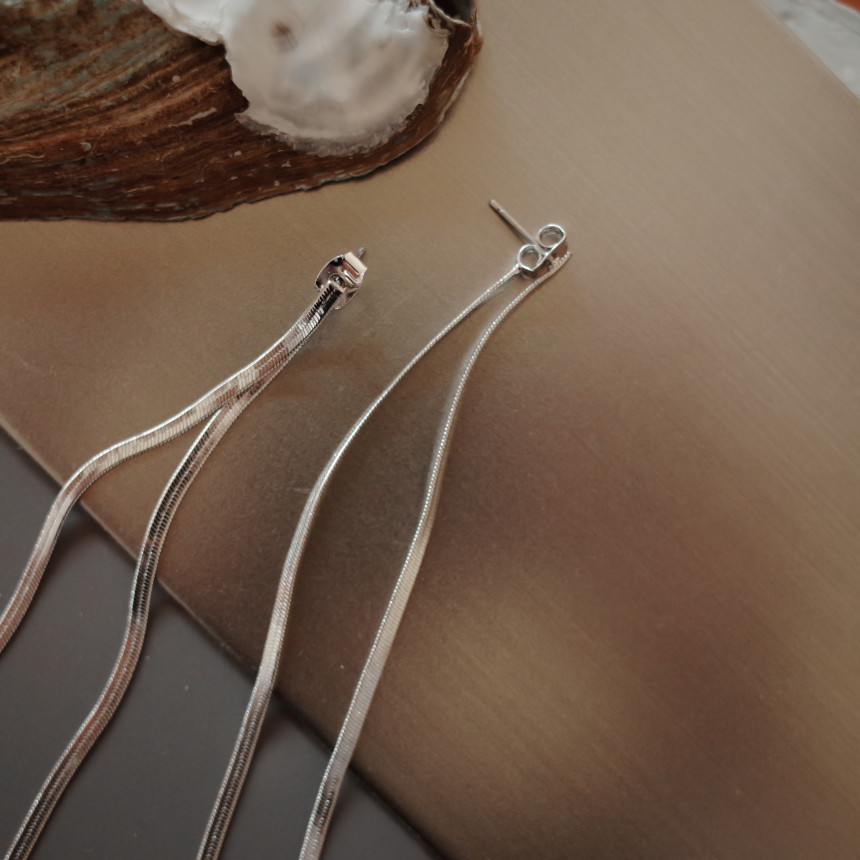 <b><p>NO104 Bijou Silver fing Lo front Back cha</p></b><b><p>NO104 ビジュー ウンチム ロング 前 後チェーン イヤリ シックな ユニーデザイン</p></b><br /><br /><p align='center'>