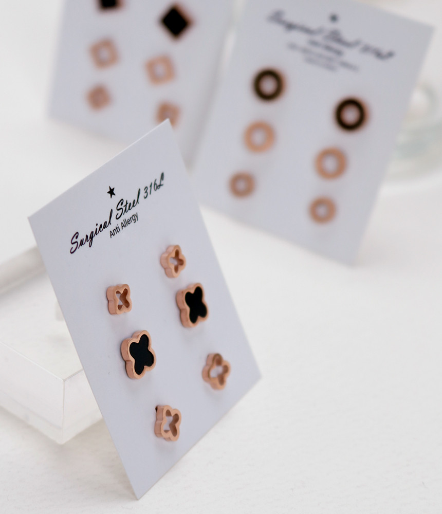 <b><p>Black Clover 6 pieces Surge Steel earring</p></b><b><p>ブラッククローバー6ピース 書かれているカールスチール イヤリング チタン ステンレス</p></b><br /><br /><p align='center'>