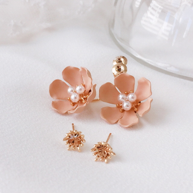 <b><p>Blooming fwer earr Cubic Two way Drop 4 cor</p></b><b><p>ブルーミング フラワー イヤリ キュービック ツーウェイ ドロップ 4 色 アンティーク</p></b><br /><br /><p align='center'>