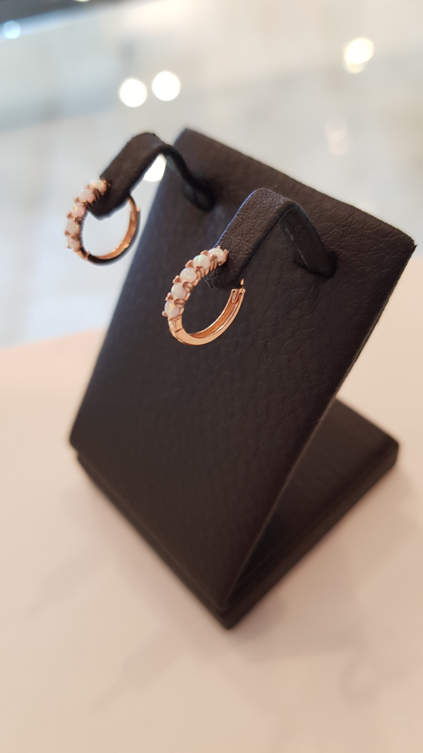 <b><p>Musel 14k Opal One-Touch Earrings DGKE-M343</p></b><b><p>ミュジェル 14kオパールワンタッチピアス DGKE-M343 誕生石 10月に</p></b><br /><br /><p align='center'>