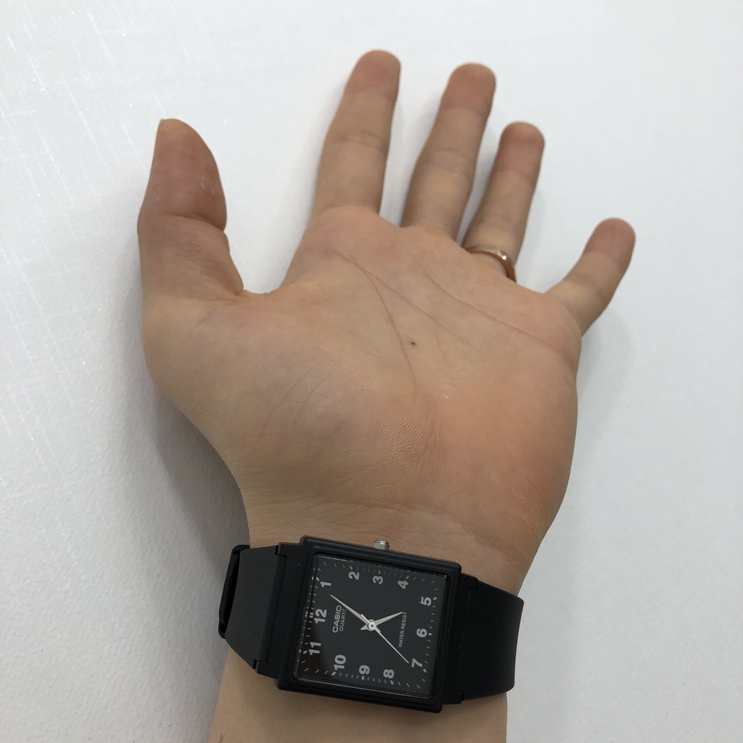 <b><p>Unisex Casio Square Watch 2color daily uple</p></b><b><p>ユニセックス カシオスクエア腕時計 2色 デイリー カップル おおティディ 20代の男性</p></b><br /><br /><p align='center'>