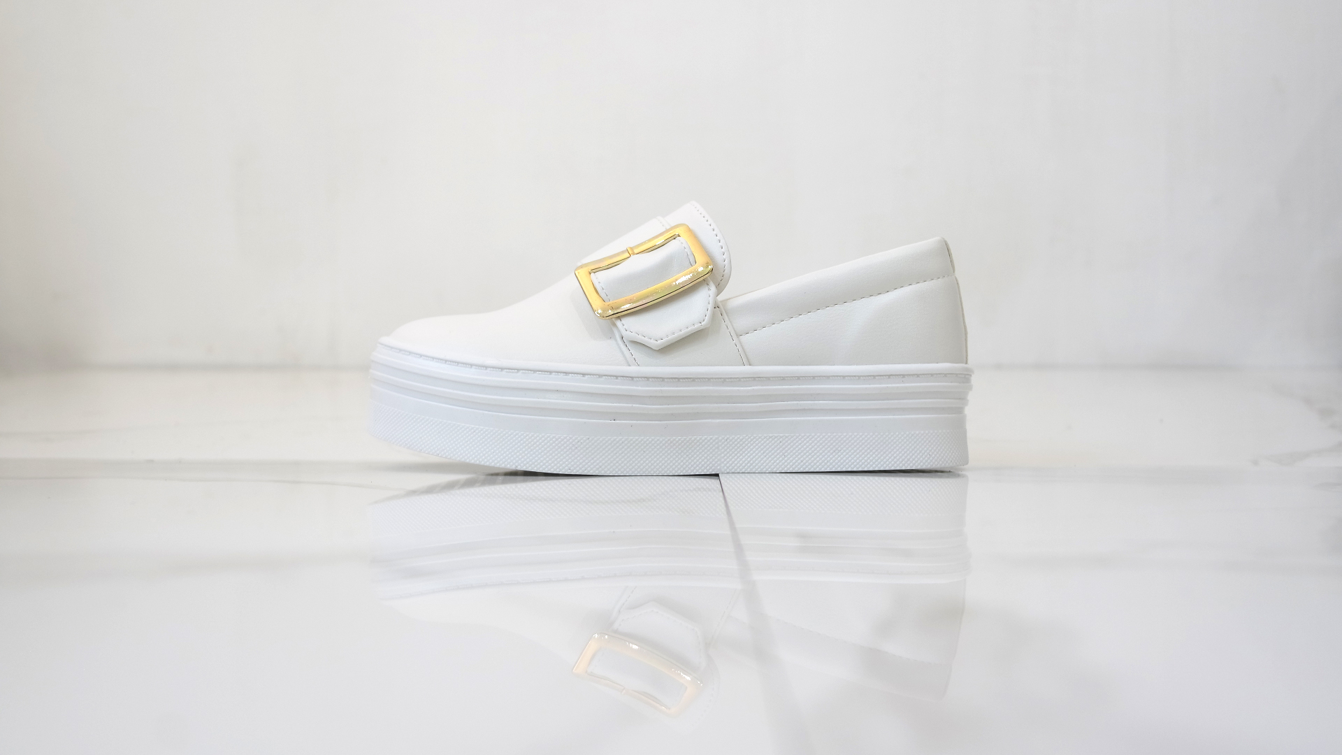 <b><p>Korean Harley squa buck lther Slip-on fema</p></b><b><p>韓国語 ハーレー 正方形 バックル レザー 厚底 スリップオン 女性 スニーカー</p></b><br /><br /><p align='center'>