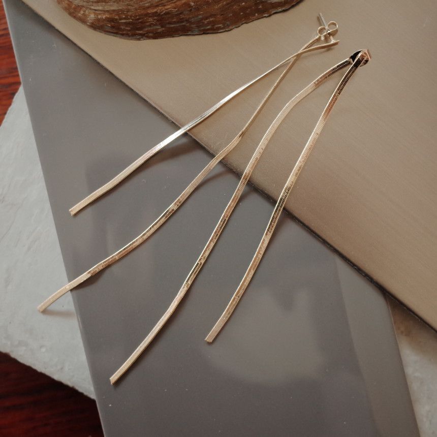 <b><p>NO104 Bijou Silver fing Lo front Back cha</p></b><b><p>NO104 ビジュー ウンチム ロング 前 後チェーン イヤリ シックな ユニーデザイン</p></b><br /><br /><p align='center'>