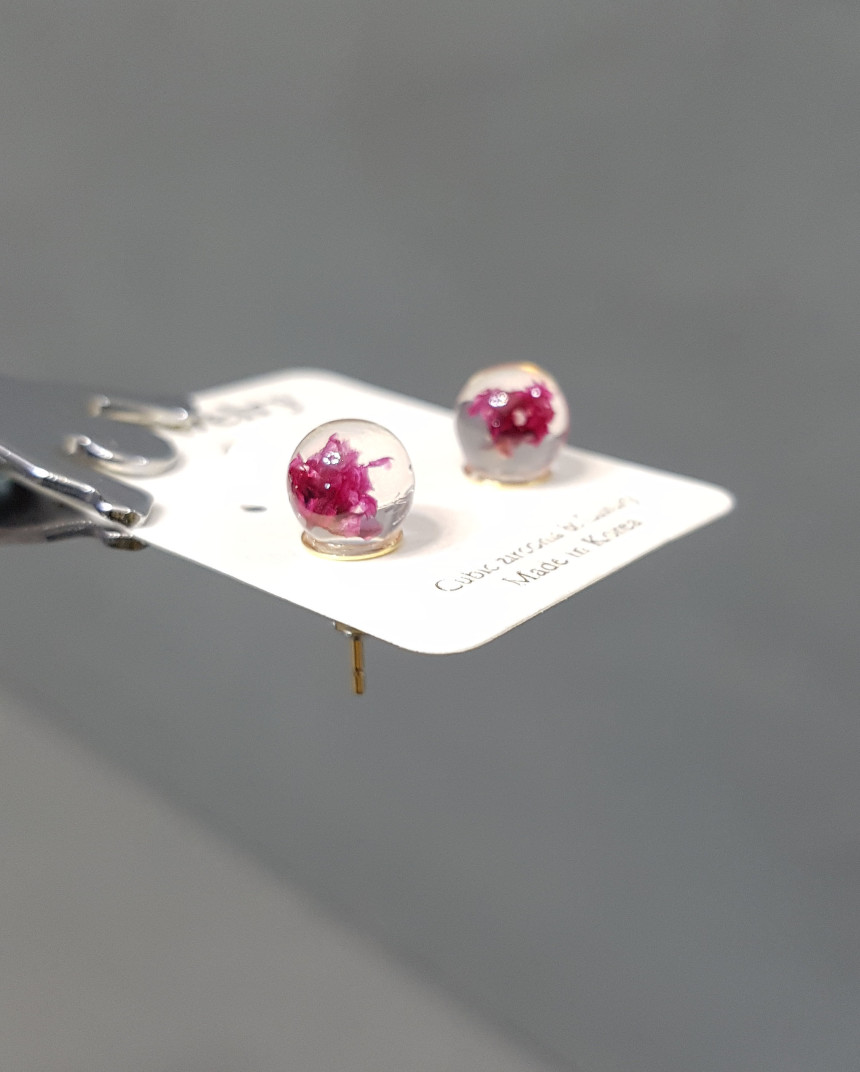 <b><p>Freshwater pearl ball rings limid-edition</p></b><b><p>生花カスミソウボールピアス 限定版 ロマンチックパープル 豪華な おませ ゲストのファッション</p></b><br /><br /><p align='center'>