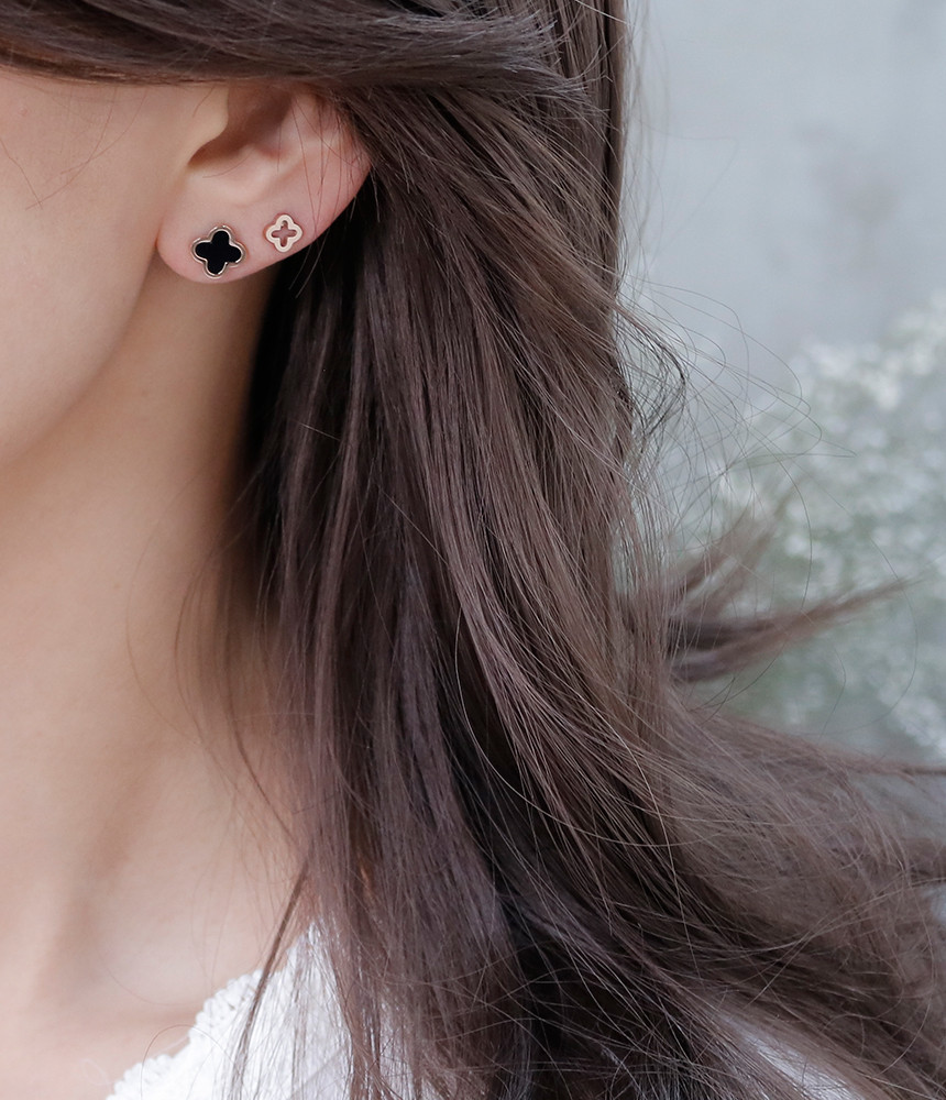 <b><p>Black Clover 6 pieces Surge Steel earring</p></b><b><p>ブラッククローバー6ピース 書かれているカールスチール イヤリング チタン ステンレス</p></b><br /><br /><p align='center'>