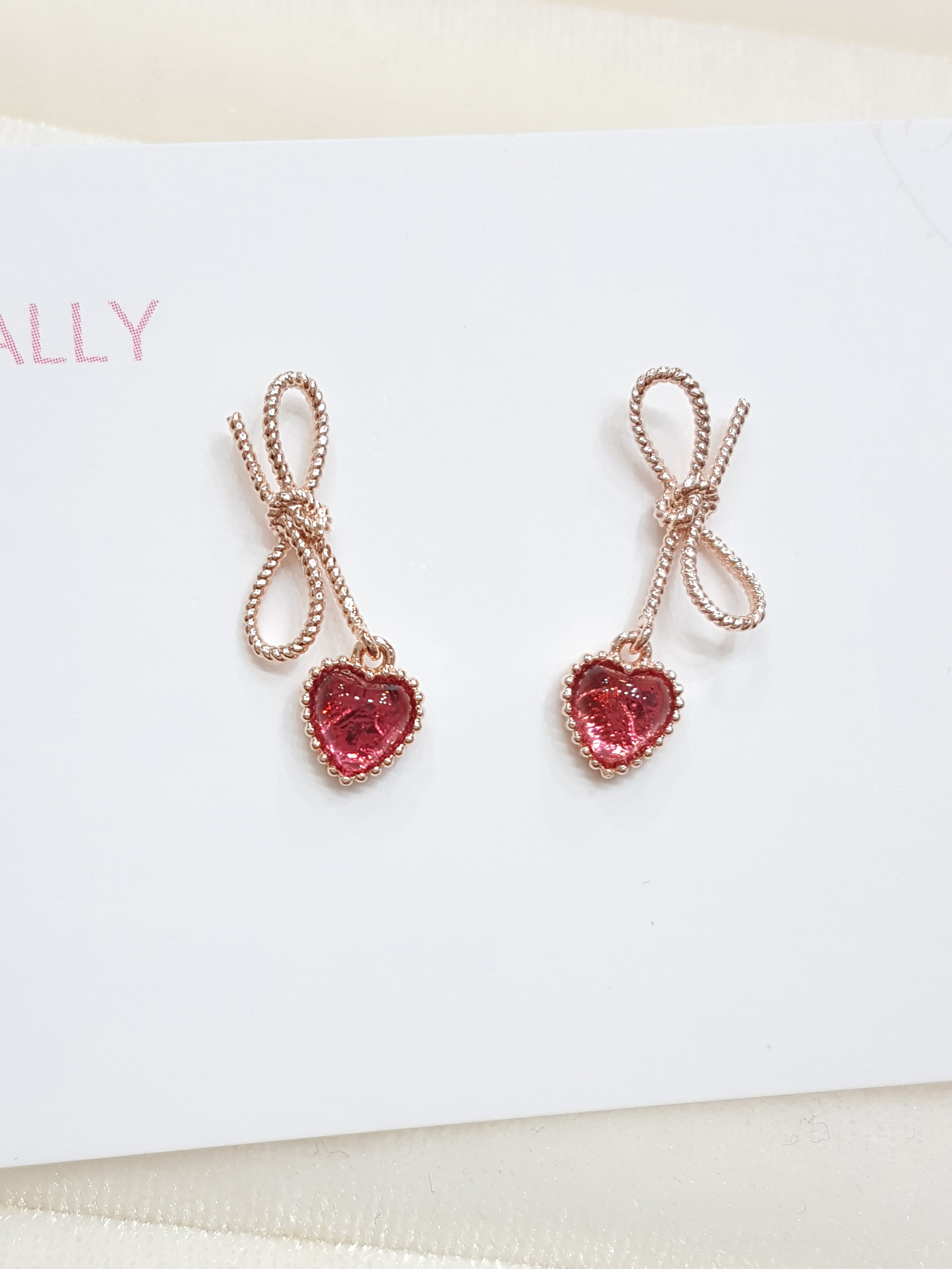 <b><p>Red Ribbon earing</p></b><b><p>レッドリボン イヤリング</p></b><br /><br /><p align='center'>