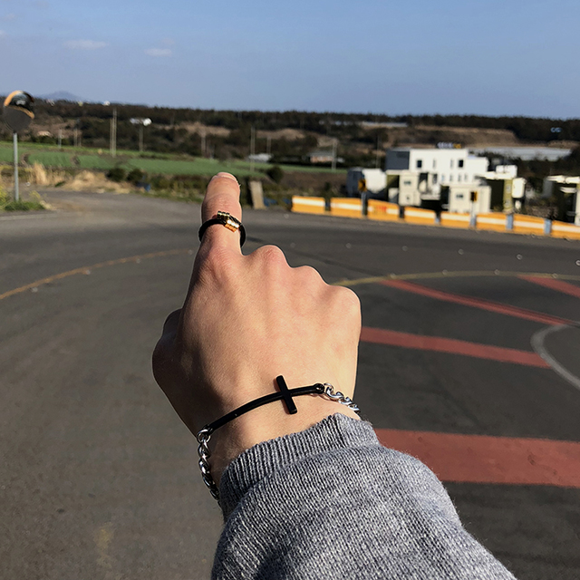 <b><p>wire ring black Man ddy co Look at work Sweet</p></b><b><p>ワイヤー リング 黒 男ダンディコーディネート 出勤ルック サンコム若々しく 残っバカンス</p></b><br /><br /><p align='center'>
