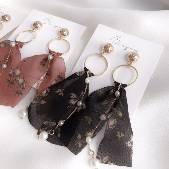 <b><p>Mary Jane Chiffon flower Pel Drop eing 3</p></b><b><p>メアリー・ジェーン シフォン フラワー 真珠 ドロップ イヤリング 3 色 レース</p></b><br /><br /><p align='center'>