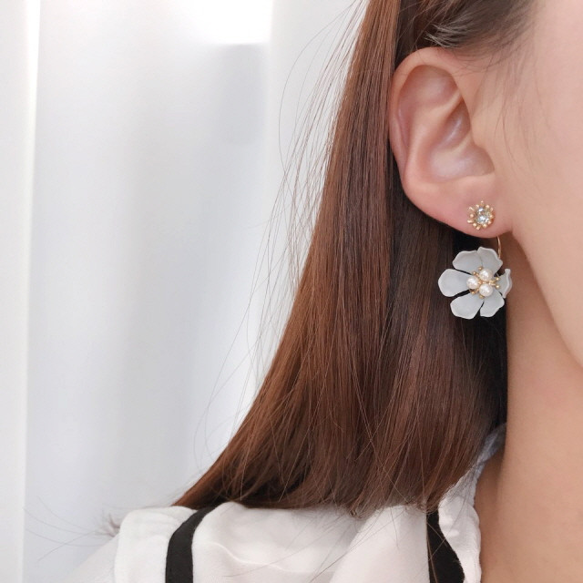 <b><p>Blooming fwer earr Cubic Two way Drop 4 cor</p></b><b><p>ブルーミング フラワー イヤリ キュービック ツーウェイ ドロップ 4 色 アンティーク</p></b><br /><br /><p align='center'>