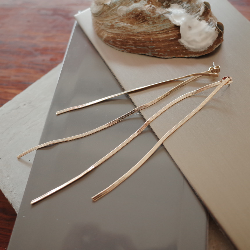 <b><p>NO104 Bijou Silver fing Lo front Back cha</p></b><b><p>NO104 ビジュー ウンチム ロング 前 後チェーン イヤリ シックな ユニーデザイン</p></b><br /><br /><p align='center'>