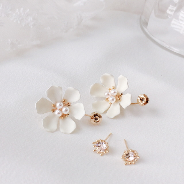 <b><p>Blooming fwer earr Cubic Two way Drop 4 cor</p></b><b><p>ブルーミング フラワー イヤリ キュービック ツーウェイ ドロップ 4 色 アンティーク</p></b><br /><br /><p align='center'>