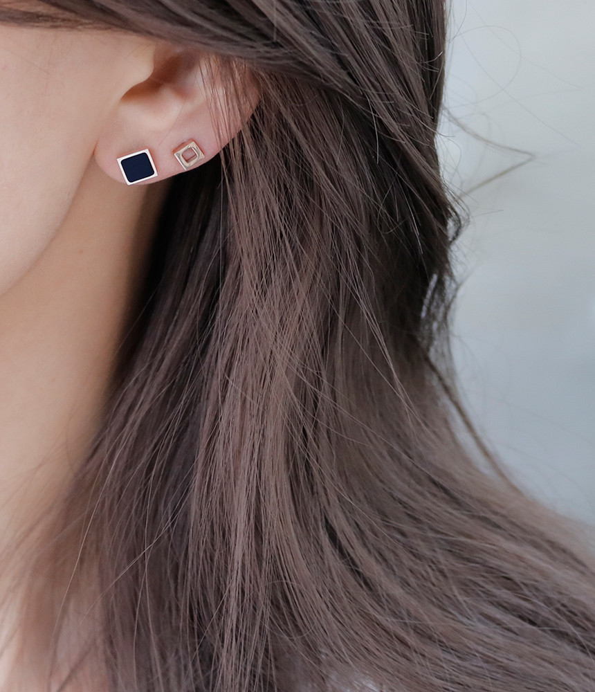 <b><p>Black Square 6 pieces Surge Steel ering titanium</p></b><b><p>ブラックスクエア6ピース 書かれているカールスチール イヤリング チタン ステンレス</p></b><br /><br /><p align='center'>