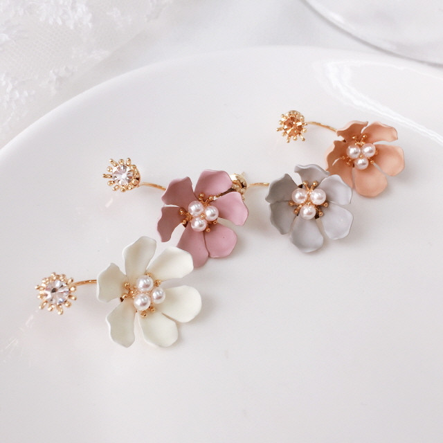 <b><p>Blooming fwer earr Cubic Two way Drop 4 cor</p></b><b><p>ブルーミング フラワー イヤリ キュービック ツーウェイ ドロップ 4 色 アンティーク</p></b><br /><br /><p align='center'>