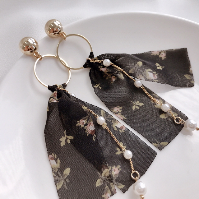 <b><p>Mary Jane Chiffon flower Pel Drop eing 3</p></b><b><p>メアリー・ジェーン シフォン フラワー 真珠 ドロップ イヤリング 3 色 レース</p></b><br /><br /><p align='center'>