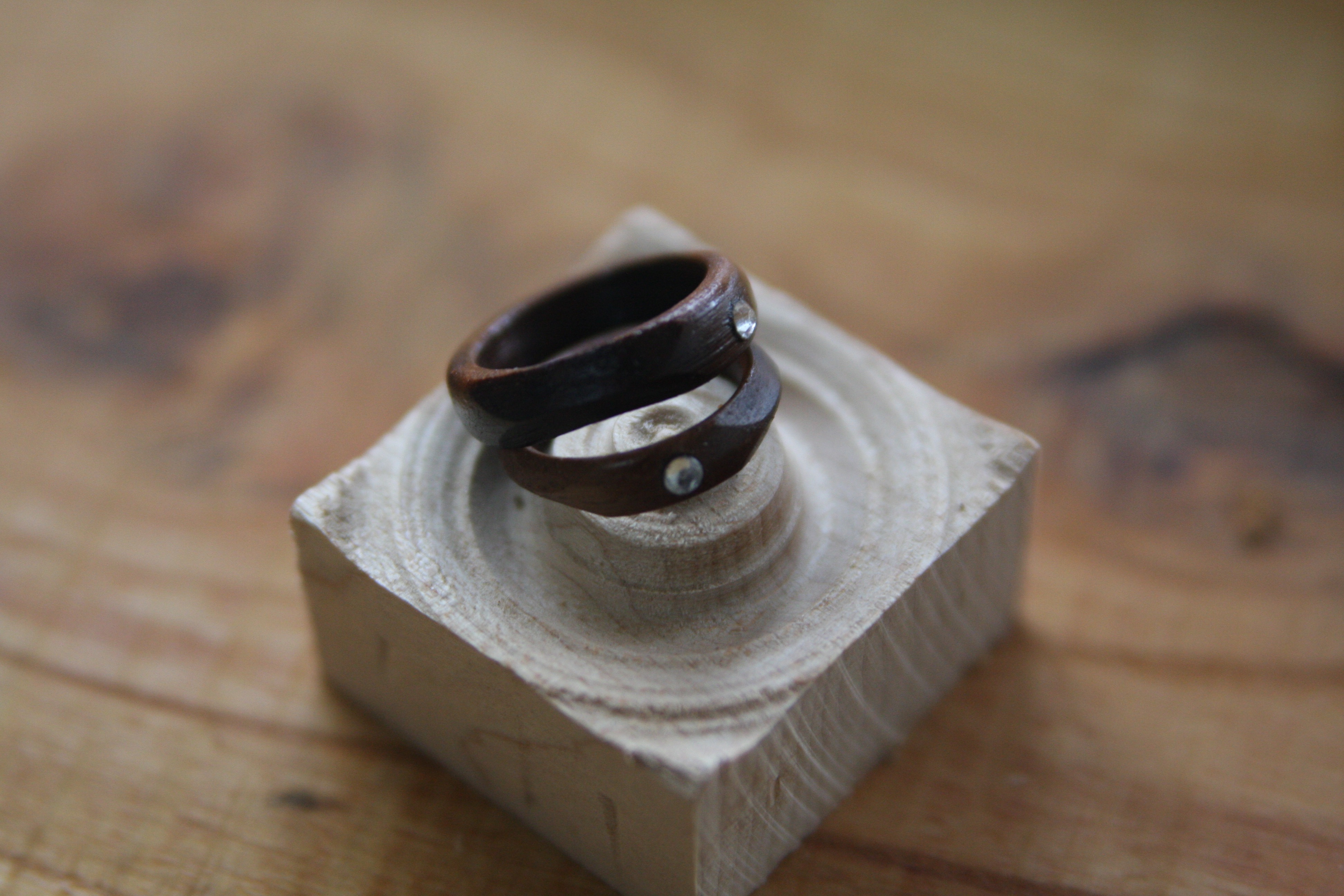 <b><p>Wood ring Cubic Aled type sp Anniversary</p></b><b><p>木のリング キュービック 角型 春 記念日 ラブリーアイテム 感性ジュエ アンティークスタイル</p></b><br /><br /><p align='center'>