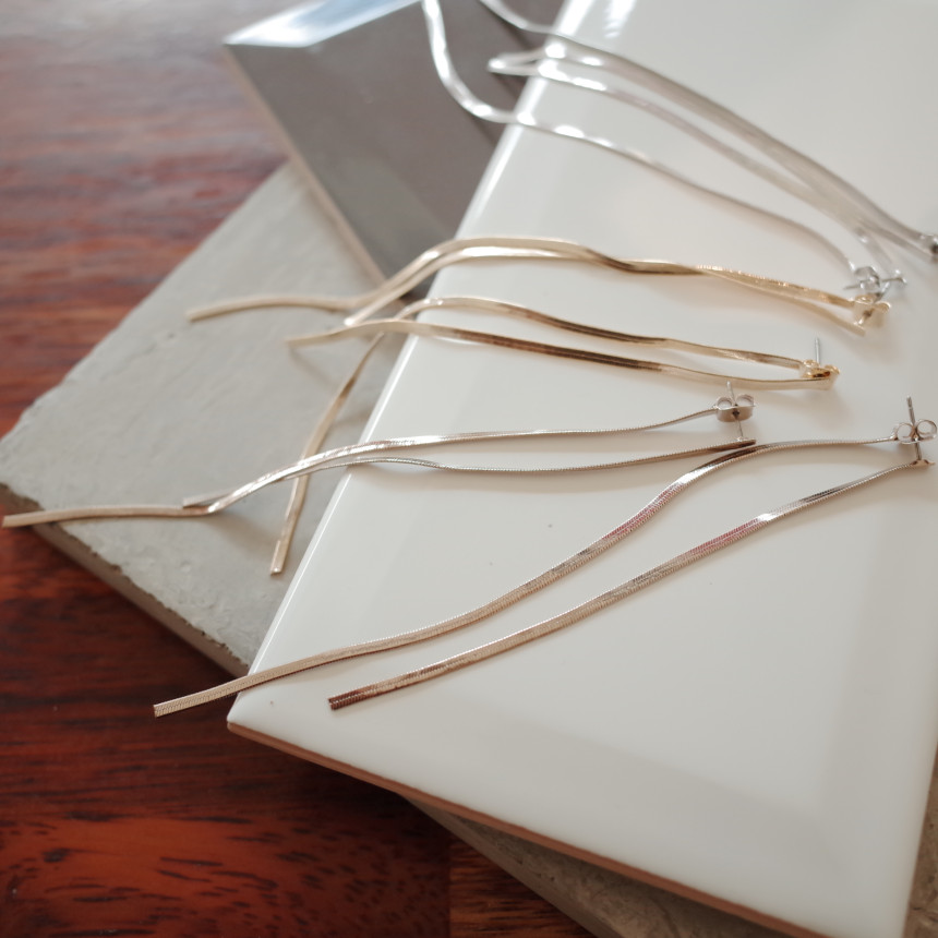 <b><p>NO104 Bijou Silver fing Lo front Back cha</p></b><b><p>NO104 ビジュー ウンチム ロング 前 後チェーン イヤリ シックな ユニーデザイン</p></b><br /><br /><p align='center'>