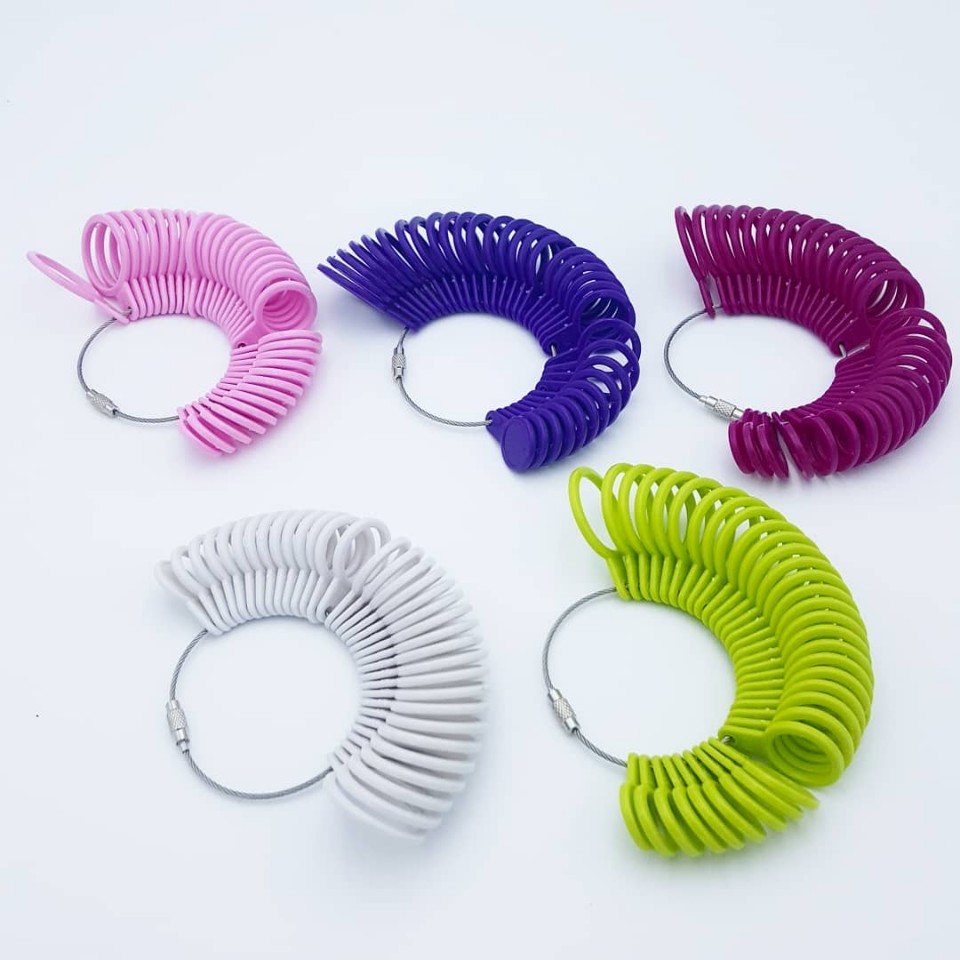 <b><p>plastic Ring size How to meure runt gauge</p></b><b><p>プラスチック リングサイズ 灰法 測定器 ゲージ 湖 カップル 回復 指 記念日</p></b><br /><br /><p align='center'>