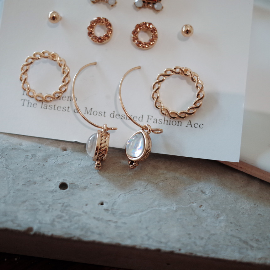 <b><p>Forever 10See Stone ring ear Simple Unique</p></b><b><p>永遠 10See ストーンリング イヤ シンプルユニーク スタイリッシュルック 30代の女性</p></b><br /><br /><p align='center'>