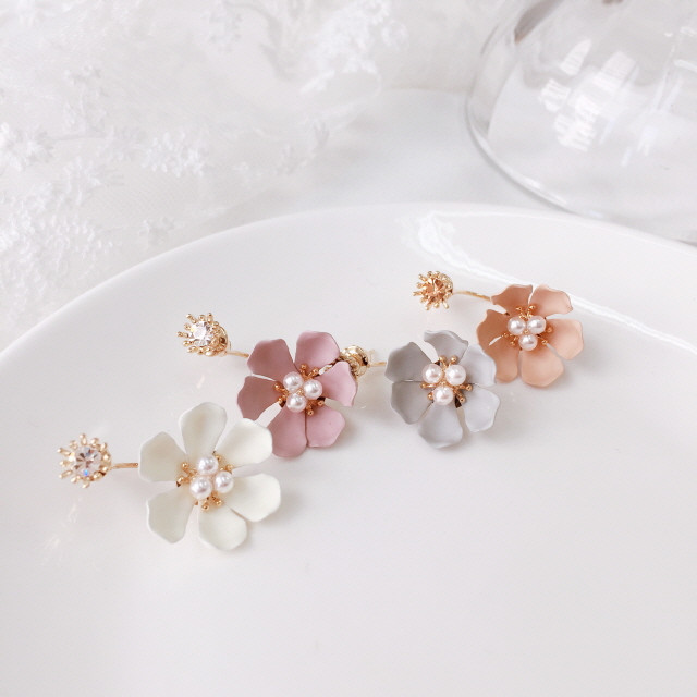 <b><p>Blooming fwer earr Cubic Two way Drop 4 cor</p></b><b><p>ブルーミング フラワー イヤリ キュービック ツーウェイ ドロップ 4 色 アンティーク</p></b><br /><br /><p align='center'>