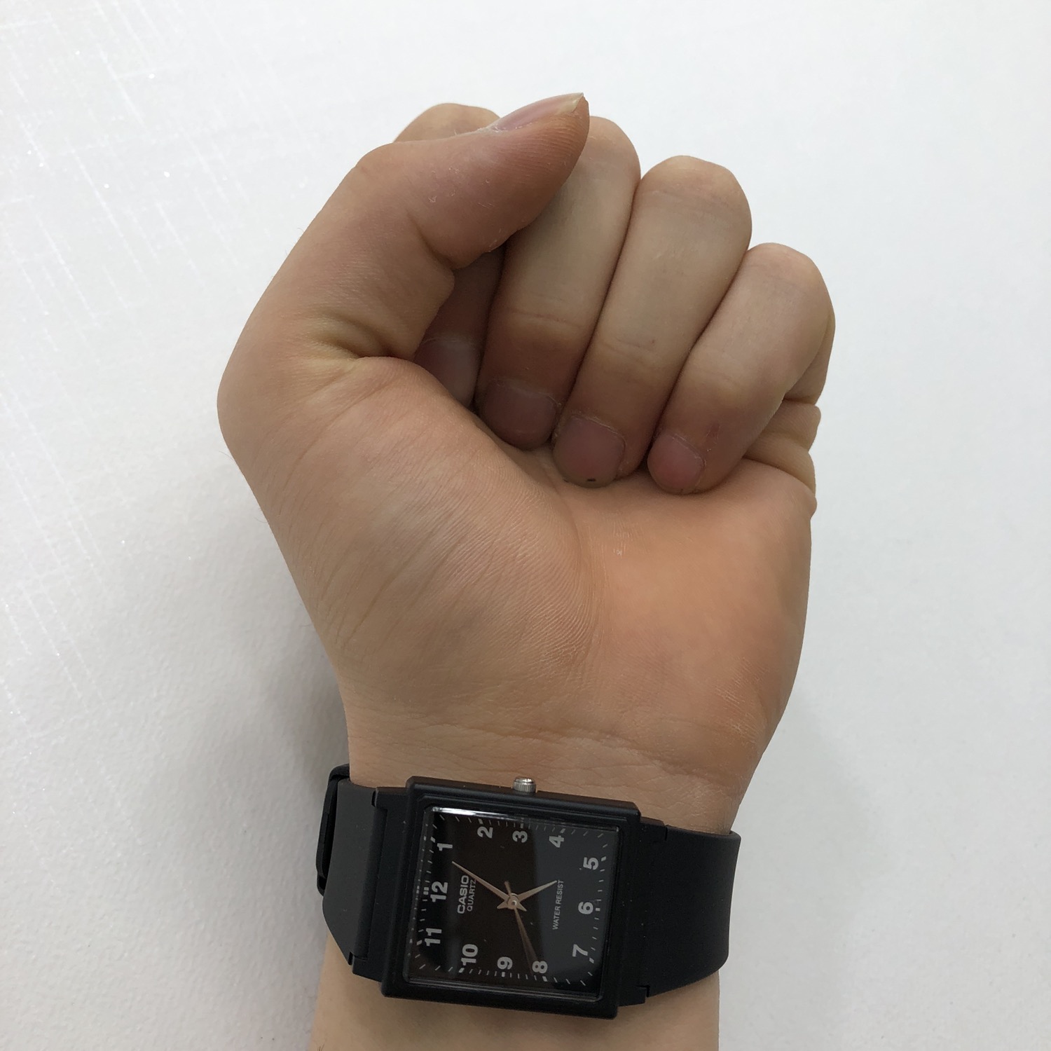 <b><p>Unisex Casio Square Watch 2color daily uple</p></b><b><p>ユニセックス カシオスクエア腕時計 2色 デイリー カップル おおティディ 20代の男性</p></b><br /><br /><p align='center'>