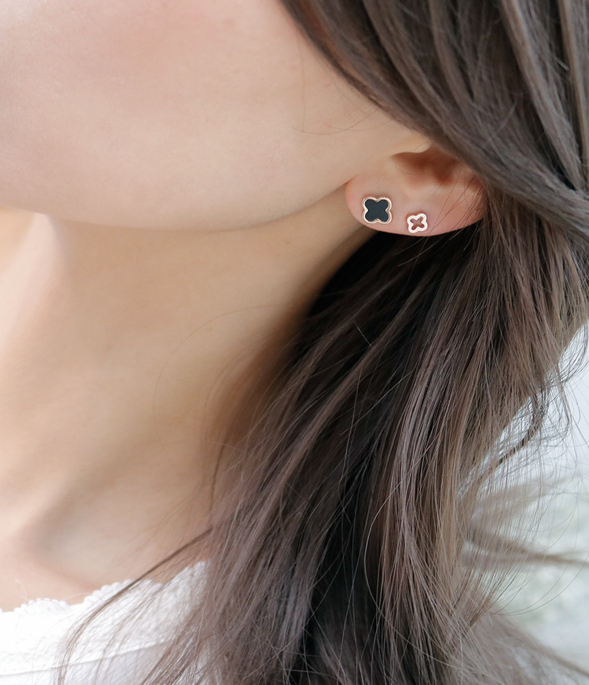 <b><p>Black Clover 6 pieces Surge Steel earring</p></b><b><p>ブラッククローバー6ピース 書かれているカールスチール イヤリング チタン ステンレス</p></b><br /><br /><p align='center'>