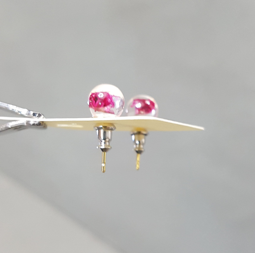 <b><p>Freshwater pearl ball rings limid-edition</p></b><b><p>生花カスミソウボールピアス 限定版 ロマンチックパープル 豪華な おませ ゲストのファッション</p></b><br /><br /><p align='center'>