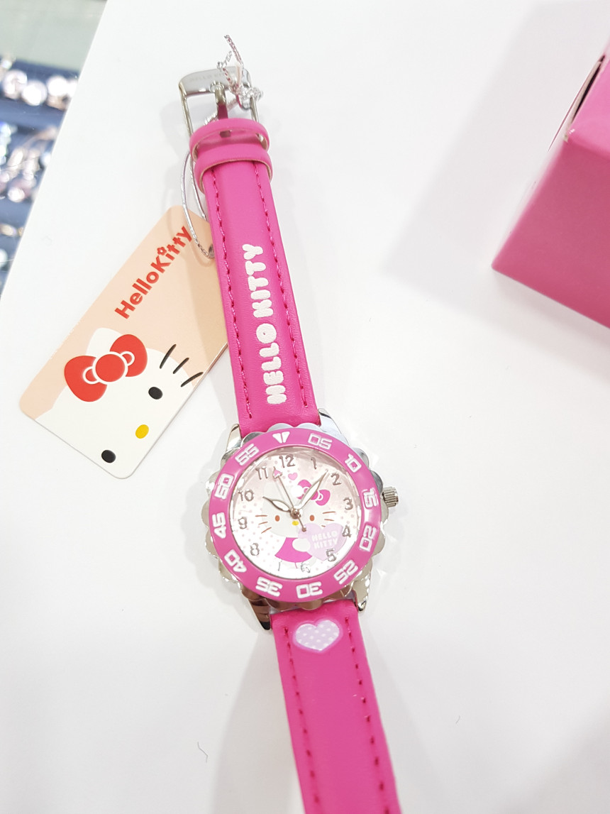 <b><p>MJ Pink Heart Kitty Wrist Watch 460</p></b><b><p>MJ ピンクのハートキティ腕時計 460</p></b><br /><br /><p align='center'>