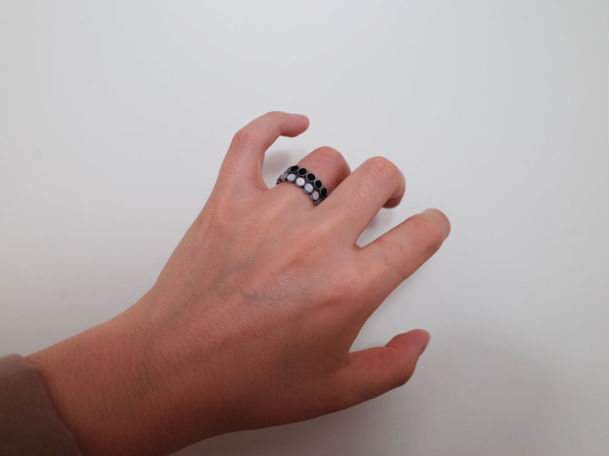 <b><p>silver Moth-Daught onyx Dgle ring ste Turquoise</p></b><b><p>シルバー 螺鈿 オニキス ドングル 原石 ターコイズ 重ね着 20代の女性</p></b><br /><br /><p align='center'>