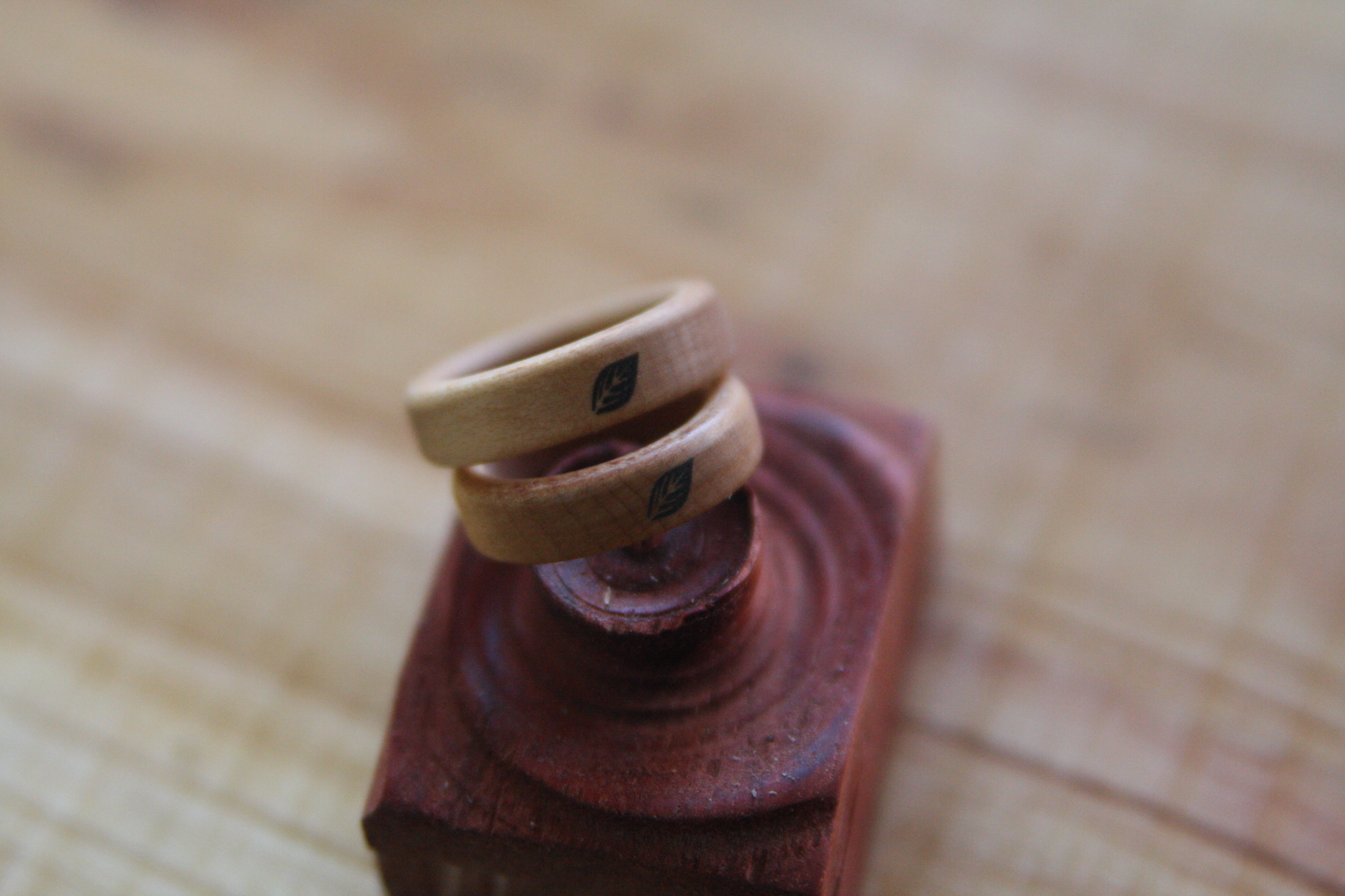 <b><p>Wood ring Flat band type sp Anniversary Loly</p></b><b><p>木のリング 坪バンド型 春 記念日 ラブリーアイテム 感性ジュエ アンティークスタイル</p></b><br /><br /><p align='center'>