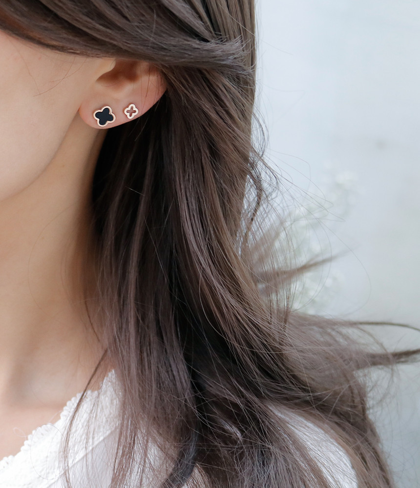 <b><p>Black Clover 6 pieces Surge Steel earring</p></b><b><p>ブラッククローバー6ピース 書かれているカールスチール イヤリング チタン ステンレス</p></b><br /><br /><p align='center'>