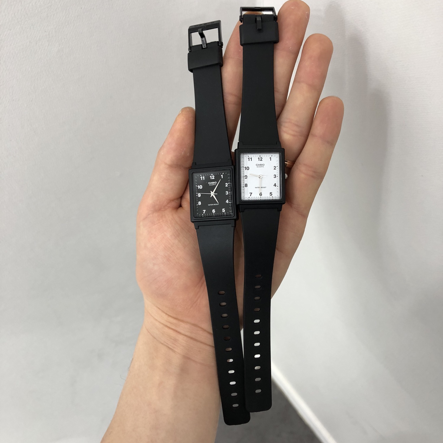 <b><p>Unisex Casio Square Watch 2color daily uple</p></b><b><p>ユニセックス カシオスクエア腕時計 2色 デイリー カップル おおティディ 20代の男性</p></b><br /><br /><p align='center'>