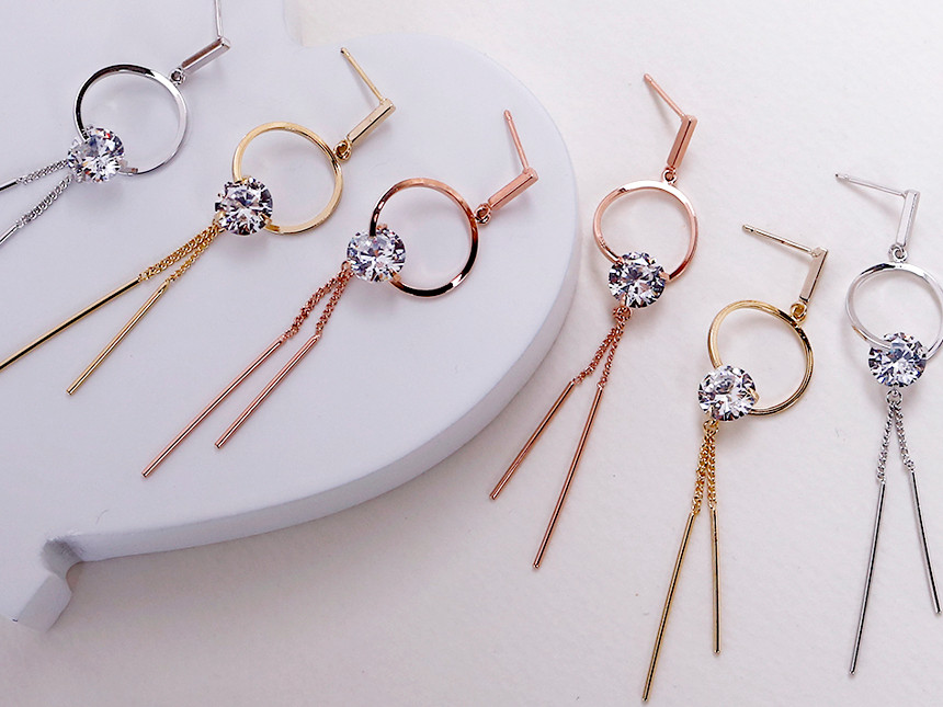 <b><p>Point tester earrg Luxurious feelg Modn Circle</p></b><b><p>ポイントタッセル イヤリング 高級感 モダンサークル ドレッシーな ブブゴールド</p></b><br /><br /><p align='center'>