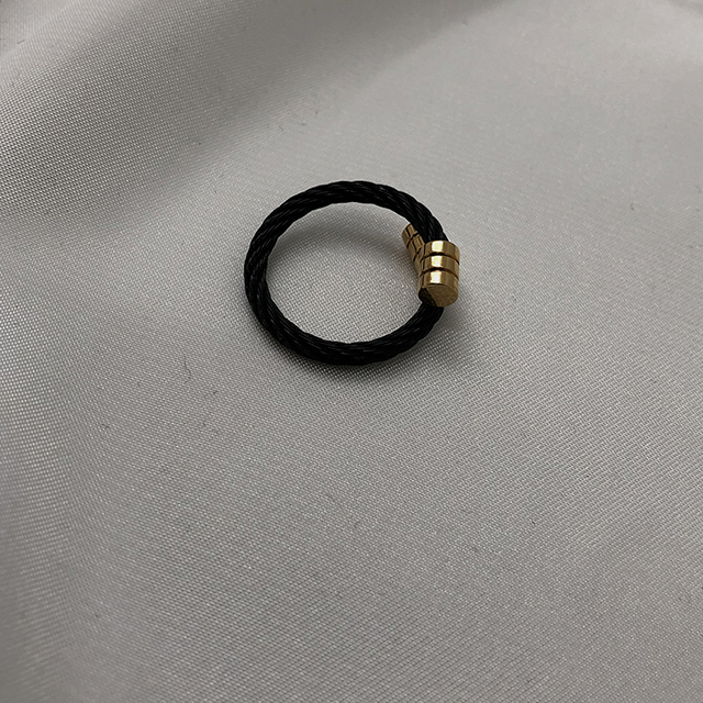 <b><p>wire ring black Man ddy co Look at work Sweet</p></b><b><p>ワイヤー リング 黒 男ダンディコーディネート 出勤ルック サンコム若々しく 残っバカンス</p></b><br /><br /><p align='center'>
