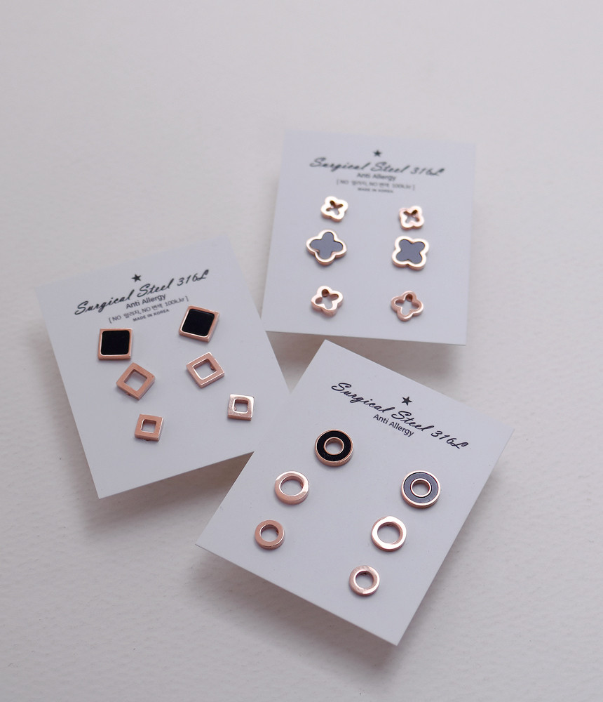 <b><p>Black Square 6 pieces Surge Steel ering titanium</p></b><b><p>ブラックスクエア6ピース 書かれているカールスチール イヤリング チタン ステンレス</p></b><br /><br /><p align='center'>