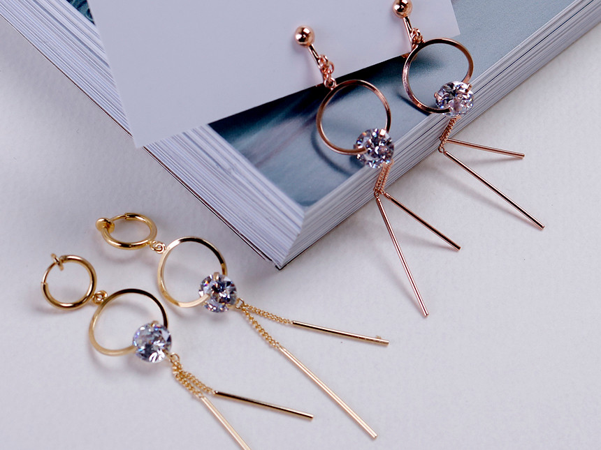 <b><p>Point tester earrg Luxurious feelg Modn Circle</p></b><b><p>ポイントタッセル イヤリング 高級感 モダンサークル ドレッシーな ブブゴールド</p></b><br /><br /><p align='center'>