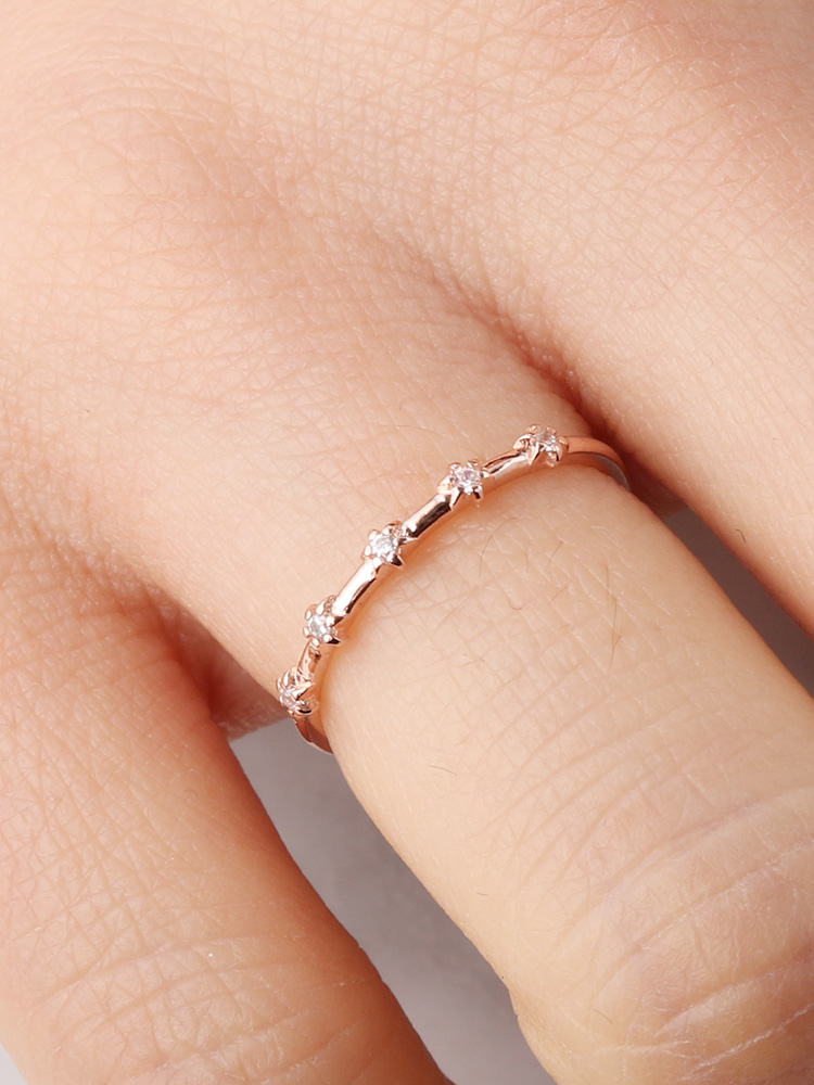 <b><p>Spring new arval Silver bum Glitt St se Layed</p></b><b><p>春身上 銀の指輪 輝く 別セッティング 重ね着 センスある コーディネート ペピスタイル</p></b><br /><br /><p align='center'>