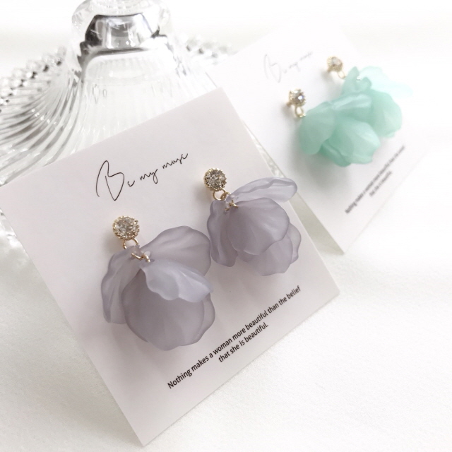 <b><p>petal HOMAIKA Tint Cubic earrg Drop 5 color</p></b><b><p>花びら ホマイカ ティント キュービック イヤリング ドロップ 5 色 フラワー</p></b><br /><br /><p align='center'>