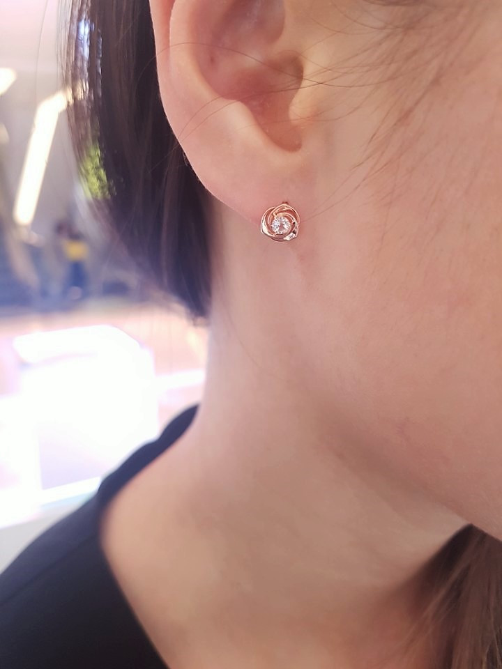 <b><p>Jewelery Rose Mont Topaz 14K earring RK0118</p></b><b><p>ズームジュエリー ローズモン トパ 14K イヤリング RK0118 結婚式の祝賀客ルックコーディネ</p></b><br /><br /><p align='center'>