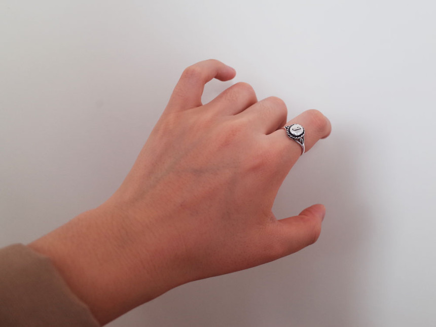 <b><p>Antique Ellipse Silv ring Refed Luxuous Chic</p></b><b><p>アンティーク 楕円 シルバーリング 洗練された 豪華な シックな スタイリッシュな</p></b><br /><br /><p align='center'>