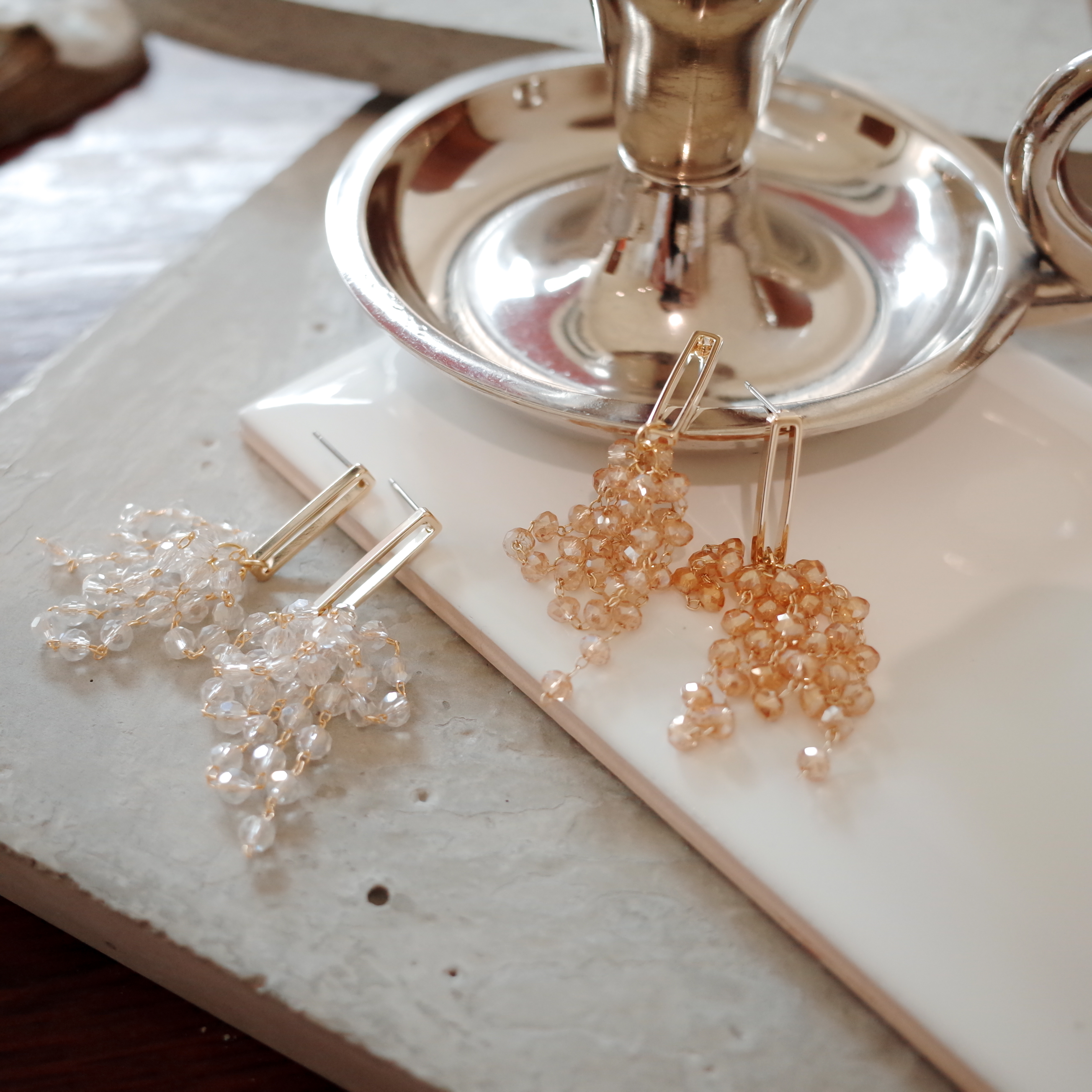 <b><p>Kyukyu Rectangular Bubble pel Drop Eris Simp</p></b><b><p>キュキュ 長方形バー バブル真珠 ドロップイヤリング シンプルユニーク スタイリッシュルック</p></b><br /><br /><p align='center'>