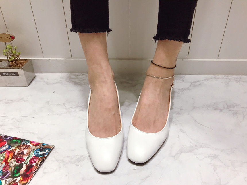 <b><p>Korean Specials Slim Squa nose Middle el</p></b><b><p>Korean特価 スリムな 正方形の鼻 ミドルヒール ングベクヒル 5cm、7cm</p></b><br /><br /><p align='center'>