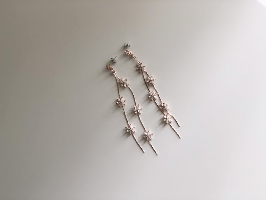 <b><p>flower Drop earring Cubic Antique chandeli</p></b><b><p>フラワー ドロップ イヤリング キュービック アンティーク シャンデリア クリスタル</p></b><br /><br /><p align='center'>