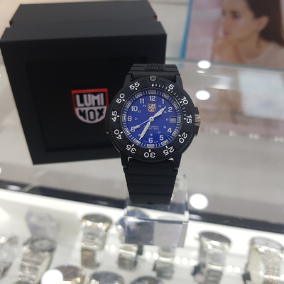 <b><p>Luminox SEA XS.3003 20's couple Smer Vacation</p></b><b><p>ルミノックス 海 XS.3003 20代 カップル 夏休み 四季 一つだけで説得力の</p></b><br /><br /><p align='center'>
