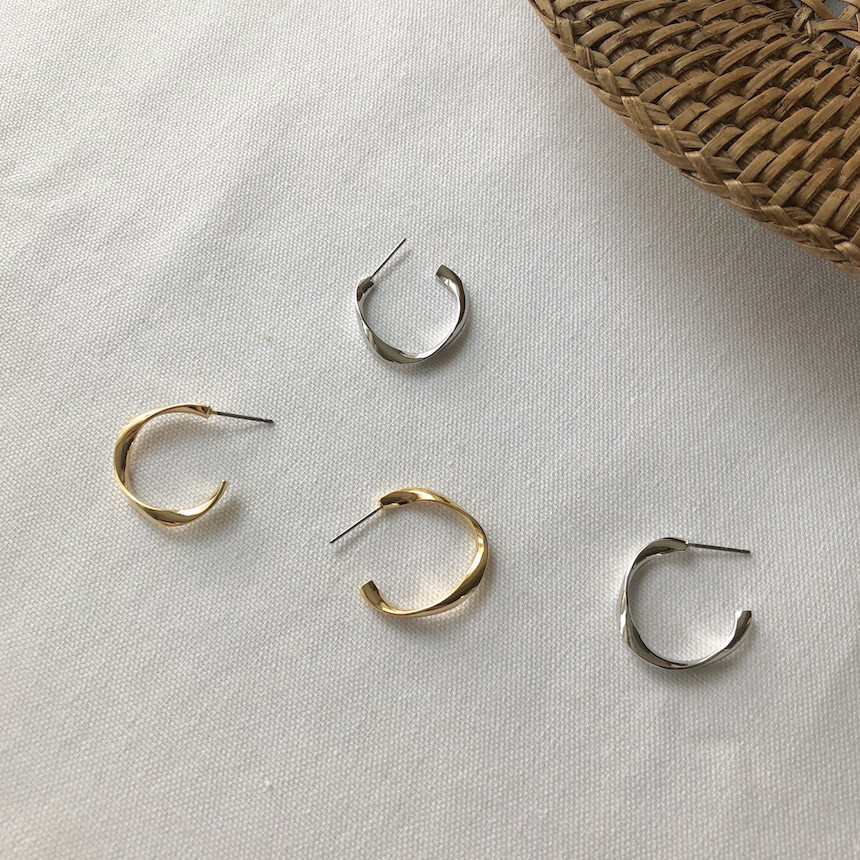 <b><p>daily medium Ring earrs acc709 basic Good</p></b><b><p>デイリー ミディアム リングピアス acc709 基本 ベーシック 無難な メタル</p></b><br /><br /><p align='center'>