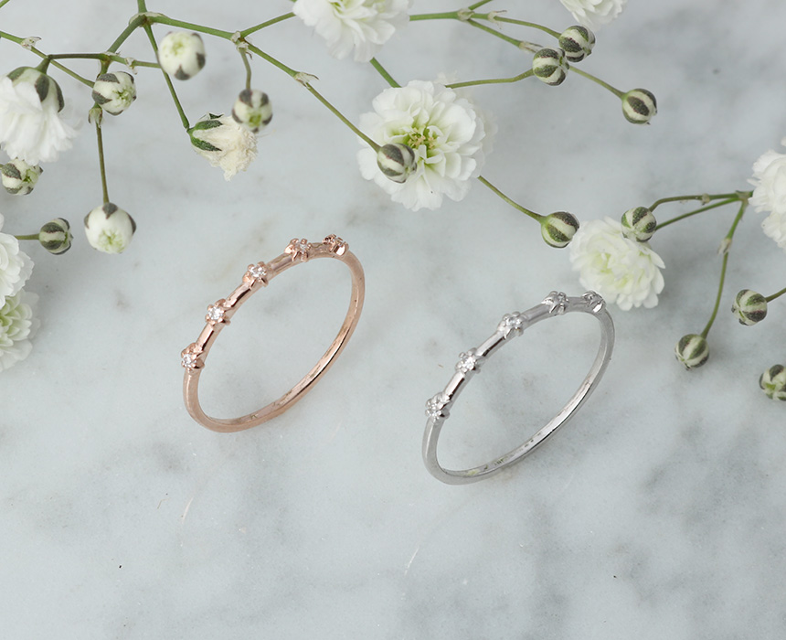 <b><p>Spring new arval Silver bum Glitt St se Layed</p></b><b><p>春身上 銀の指輪 輝く 別セッティング 重ね着 センスある コーディネート ペピスタイル</p></b><br /><br /><p align='center'>