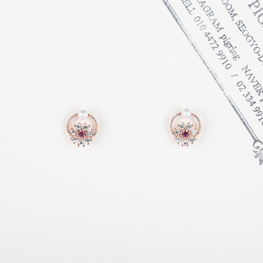 <b><p>Lever Pearl round flow bic ring College student</p></b><b><p>ルボ 真珠 ラウンド フラワー キュービック イヤリング 大学生デイリール クラシコーディネート</p></b><br /><br /><p align='center'>