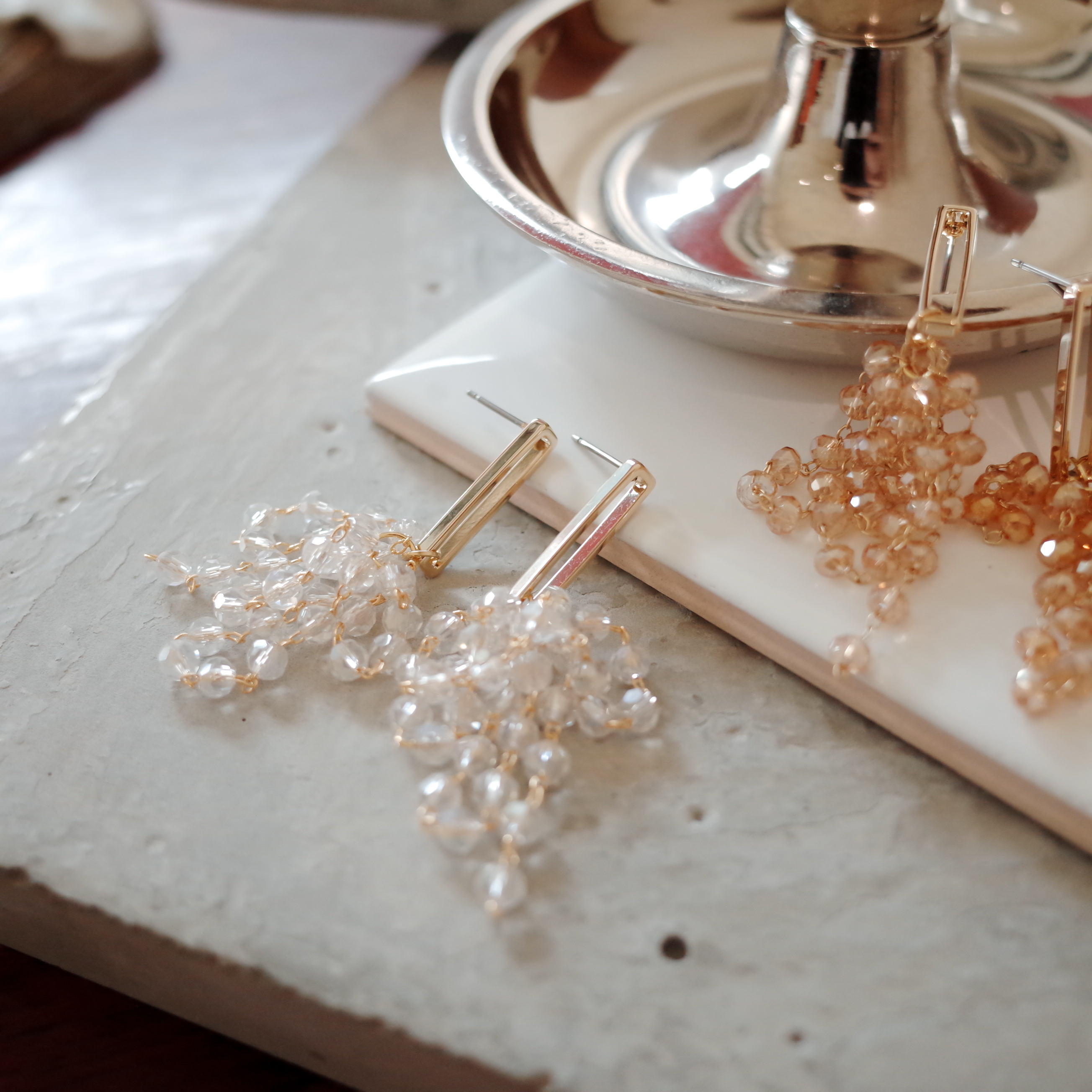 <b><p>Kyukyu Rectangular Bubble pel Drop Eris Simp</p></b><b><p>キュキュ 長方形バー バブル真珠 ドロップイヤリング シンプルユニーク スタイリッシュルック</p></b><br /><br /><p align='center'>