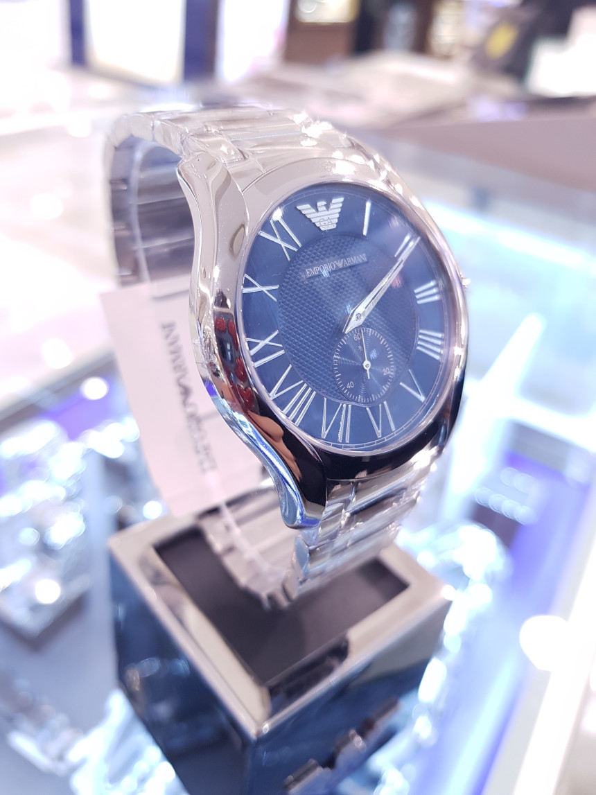 <b><p>Emporio Armani men tal clock AR11085 attractive</p></b><b><p>エンポリオ アルマーニ 男性用 メタル 時計 AR11085 魅力ある 斬新なデザイン</p></b><br /><br /><p align='center'>