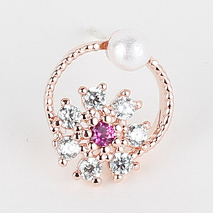 <b><p>Lever Pearl round flow bic ring College student</p></b><b><p>ルボ 真珠 ラウンド フラワー キュービック イヤリング 大学生デイリール クラシコーディネート</p></b><br /><br /><p align='center'>